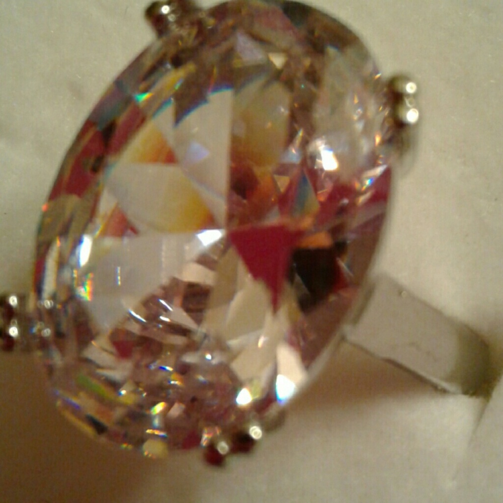 Beautiful New White Sapphire 925 Sterling Ring - Picture 8 of 8